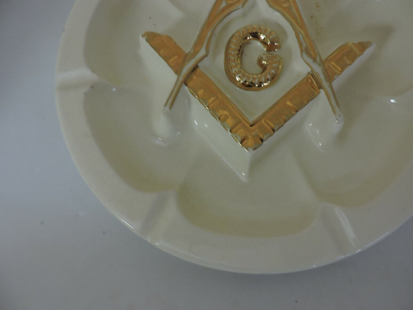 MASONIC DECORATIVE HANGING PLATE 8.5 INCHES ROUND