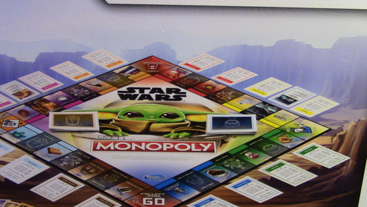 Star Wars-Mandalorian-Brand New-AGES 8+ (2 TO 6 PLAYERS)