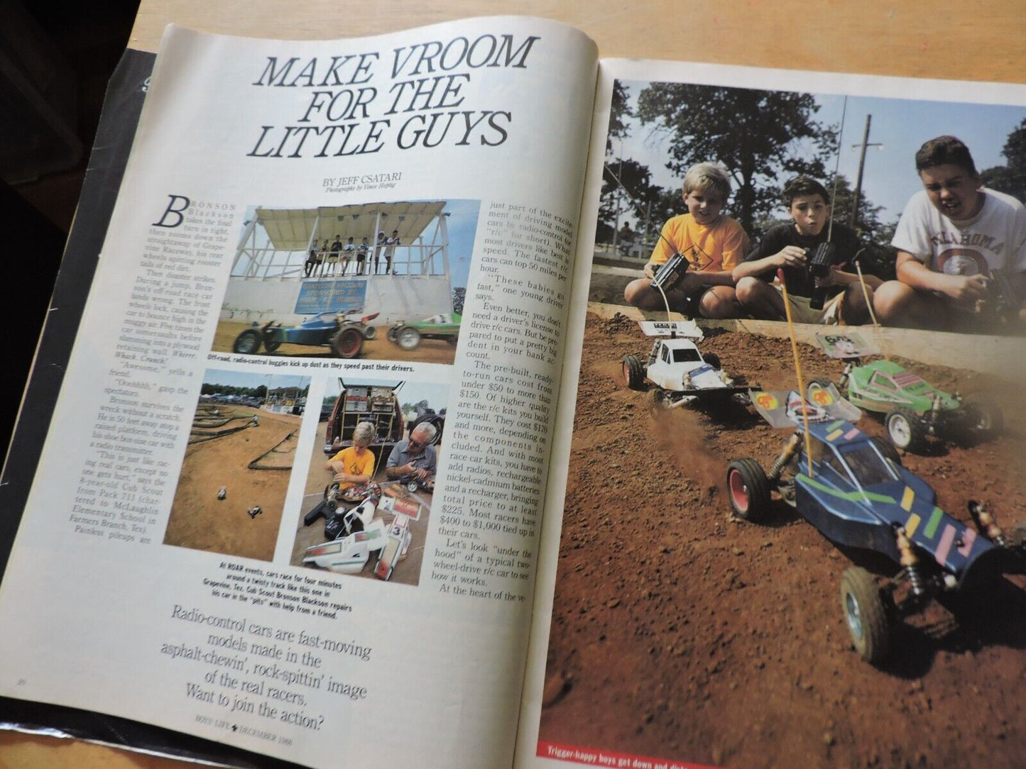 BOYS' LIFE MAGAZINE  DECEMBER 1988, WORKING TOGETHER TO FEED THE HUNGRY