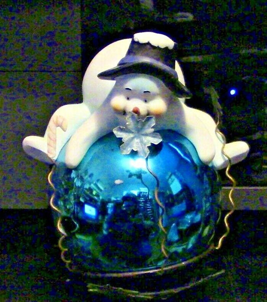 Snowman on a Ball Ornament/Pole Sitter