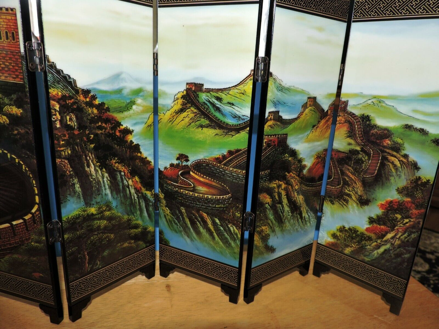 THE GREAT WALL OF CHINA COLLECTABLE:  IMITATION  ANCIENT SMALL SCREEN