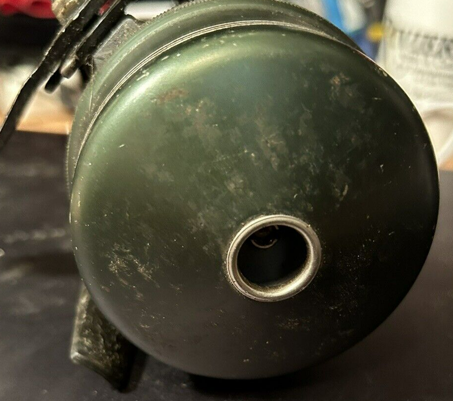 Vintage Sabra 545 Johnson Graphite Fishing Spin Cast Reel. Works