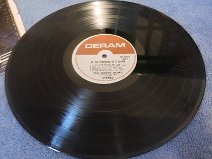 The Moody Blues" On The Threshold of a Dream" Album 33 1/3 RPM
