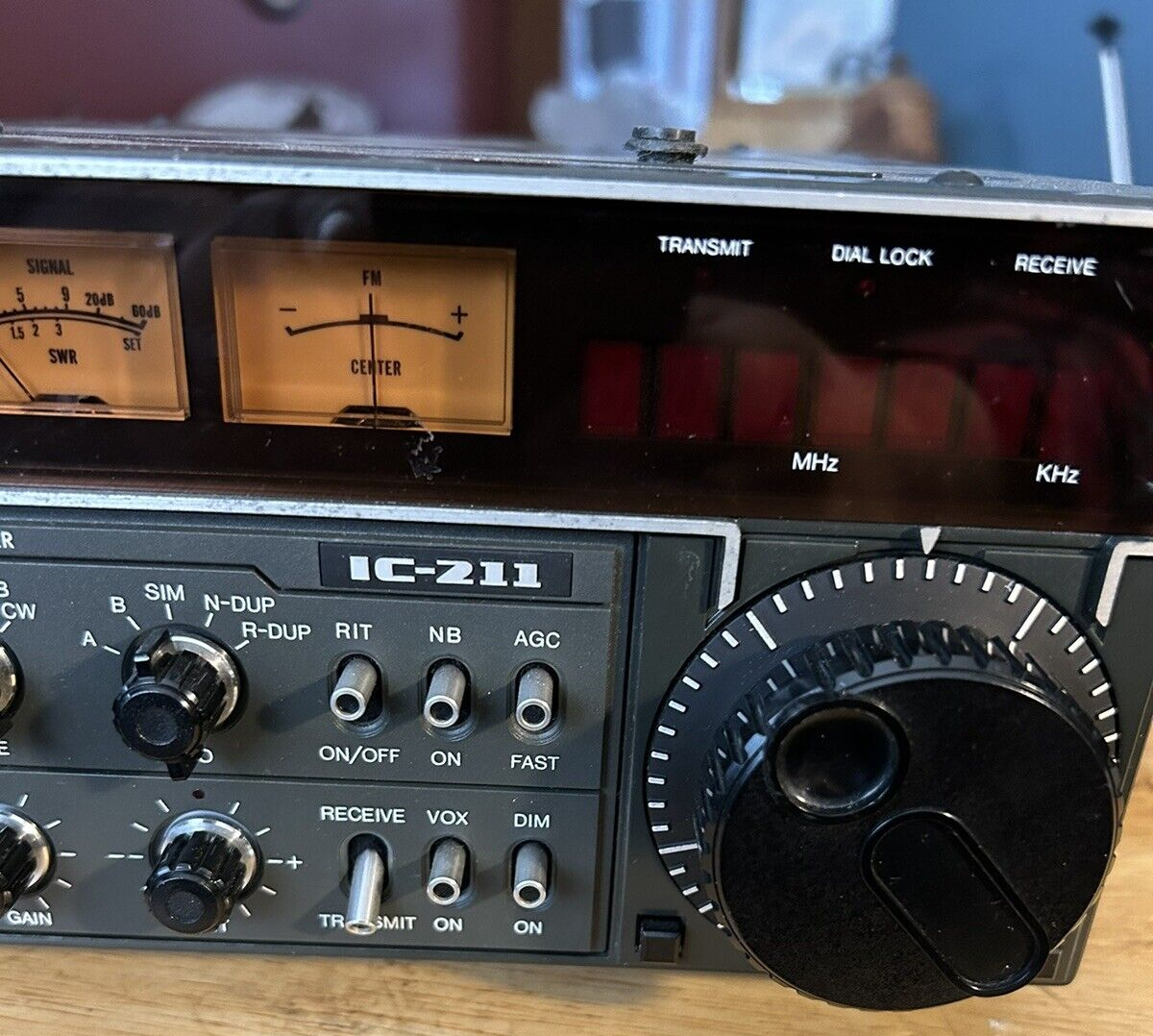 ICOM VHF TRANSCEIVER MODEL IC-211 BASE STATION (HAM RADIO)