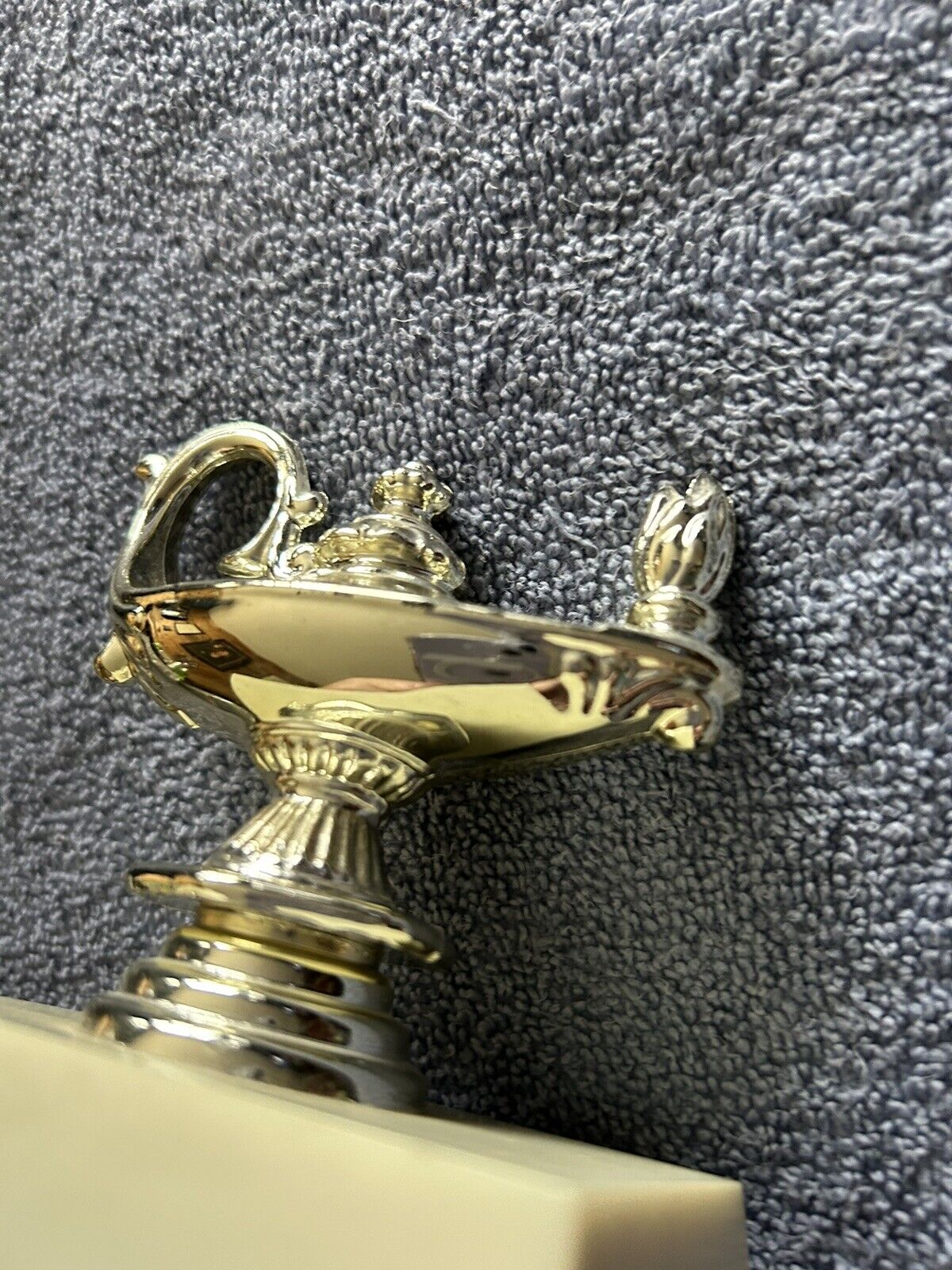 TROPHY:  " ALADDINS LAMP" 0 4 .25 X 3.5 X 3 INCHES