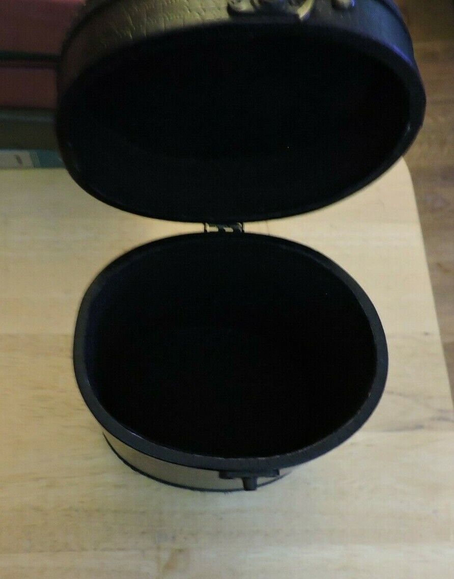 UNIQUE LEATHER CASE. 7X6.5X5 INCHES