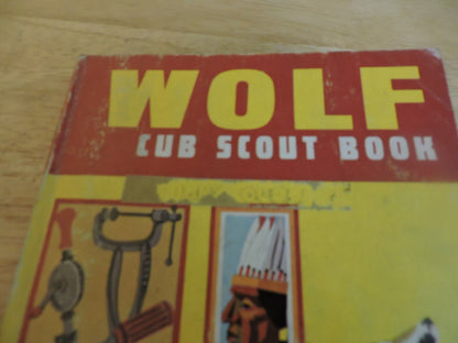 THE CUB SCOUT WOLF HANDBOOK  1970 PRINTING