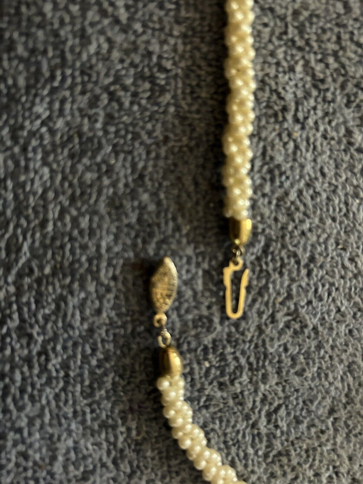 18 INCH (end to end) SMALL WHITE BEADS NECKLACE