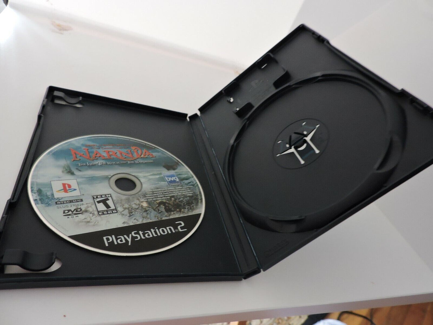 PLAYSTATION 2 GAME  NARNIA --THE LION THE WITCH AD THE WARDROBE