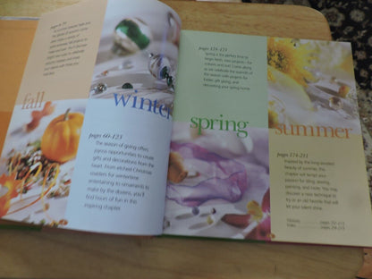 Simply Handmade Ser.: 365 Easy Projects for Every Occasion by Meredith Press...