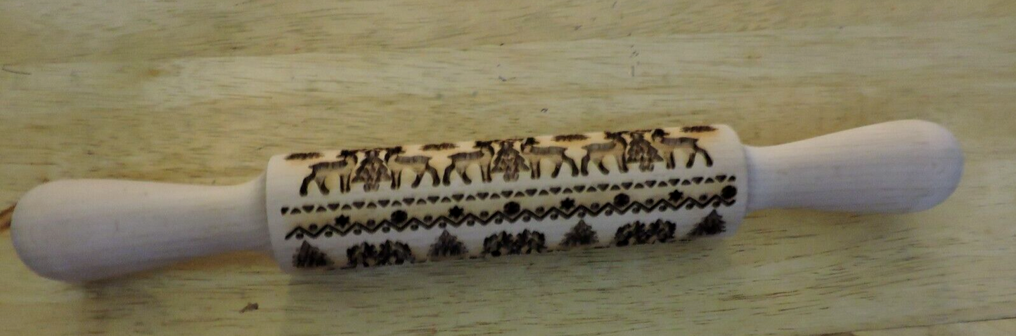 WOODEN EMBOSSED ROLLING PIN (14X1.5 INCHES) REINDEER/TREE DESIGN