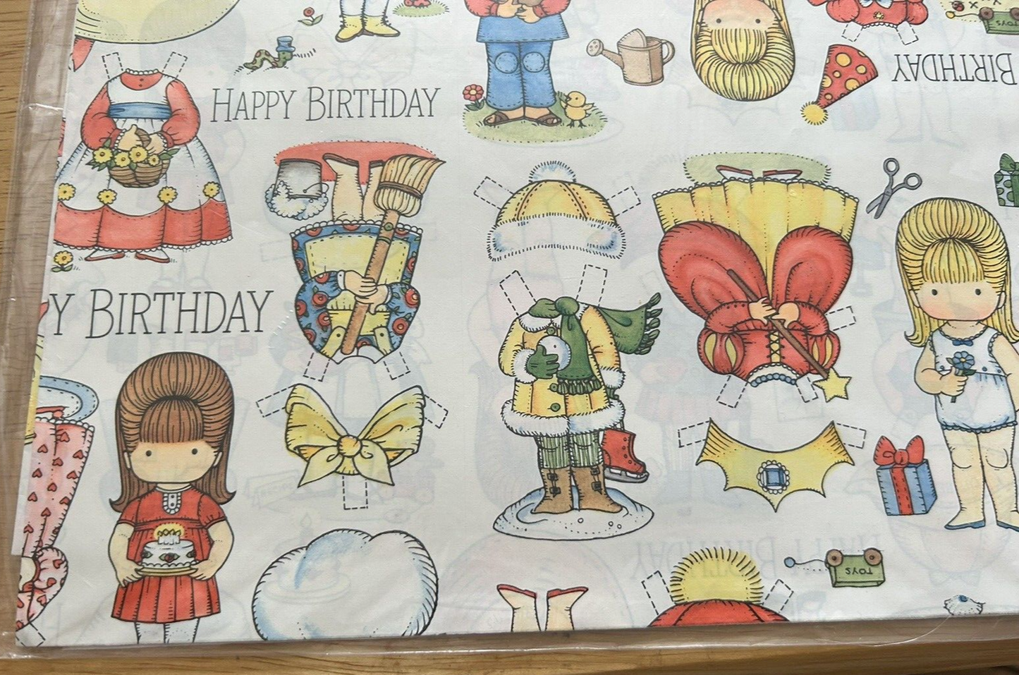 HALLMARK BIRTHDAY GIFT WRAP--PAPER DOLLS NEW