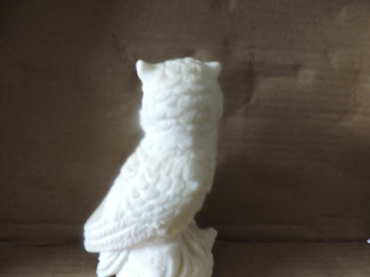 ALABASTER HORNED OWL MADE IN ITALY  5 INCHES TALL