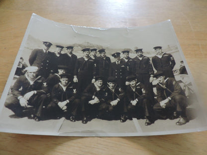 VINTAGE NAVAL CREW PICTURE 7X5.5 INCHES