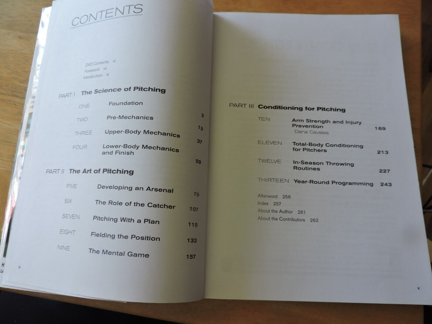THE COMPLETTE GUIDE TO PITCHING WITH DVD BY DEREK JOHNSON, 2013