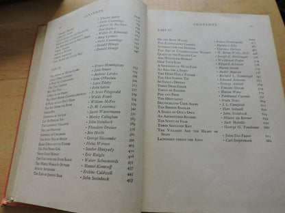 VINTAGE BOOK: THE BEDSIDE  ESQUIRE   EDITED BY: ARNOLD GINGRICH 1940