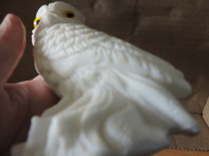 ALABASTER HORNED OWL MADE IN ITALY  5 INCHES TALL