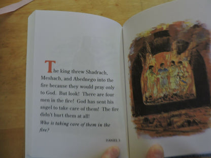MY  FIRST BIBLE IN PICTURES BY KENNETH N. TAYLOR 1989