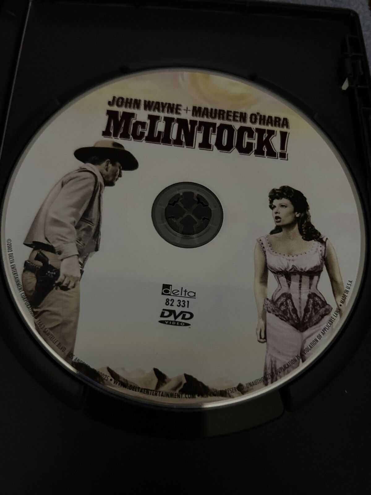 MCLINTOCK!   JOHN WAYNE, MAUREEN O'HARA 2002