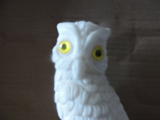ALABASTER HORNED OWL MADE IN ITALY  5 INCHES TALL