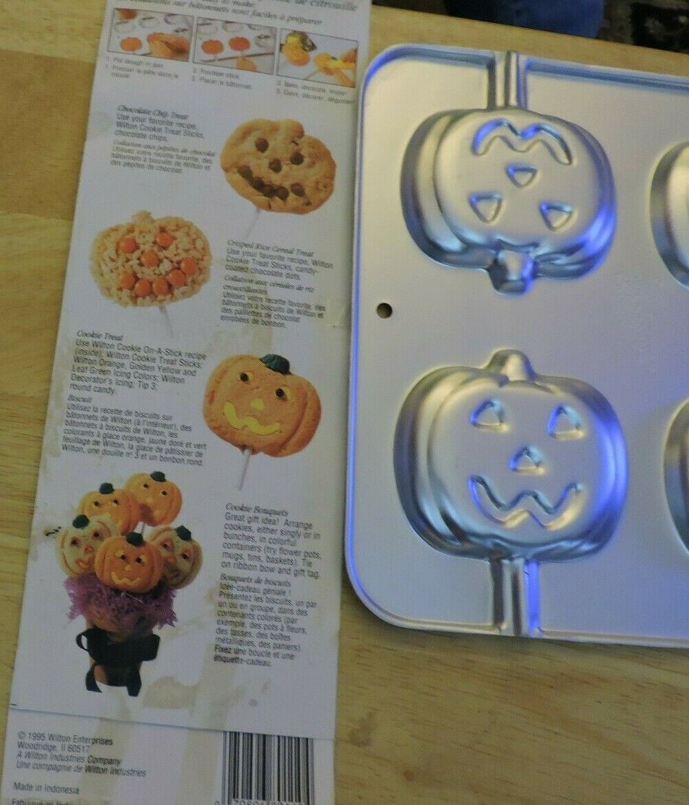 JACK-O-LANTERN COOKIE TREAT PAN (NEW)