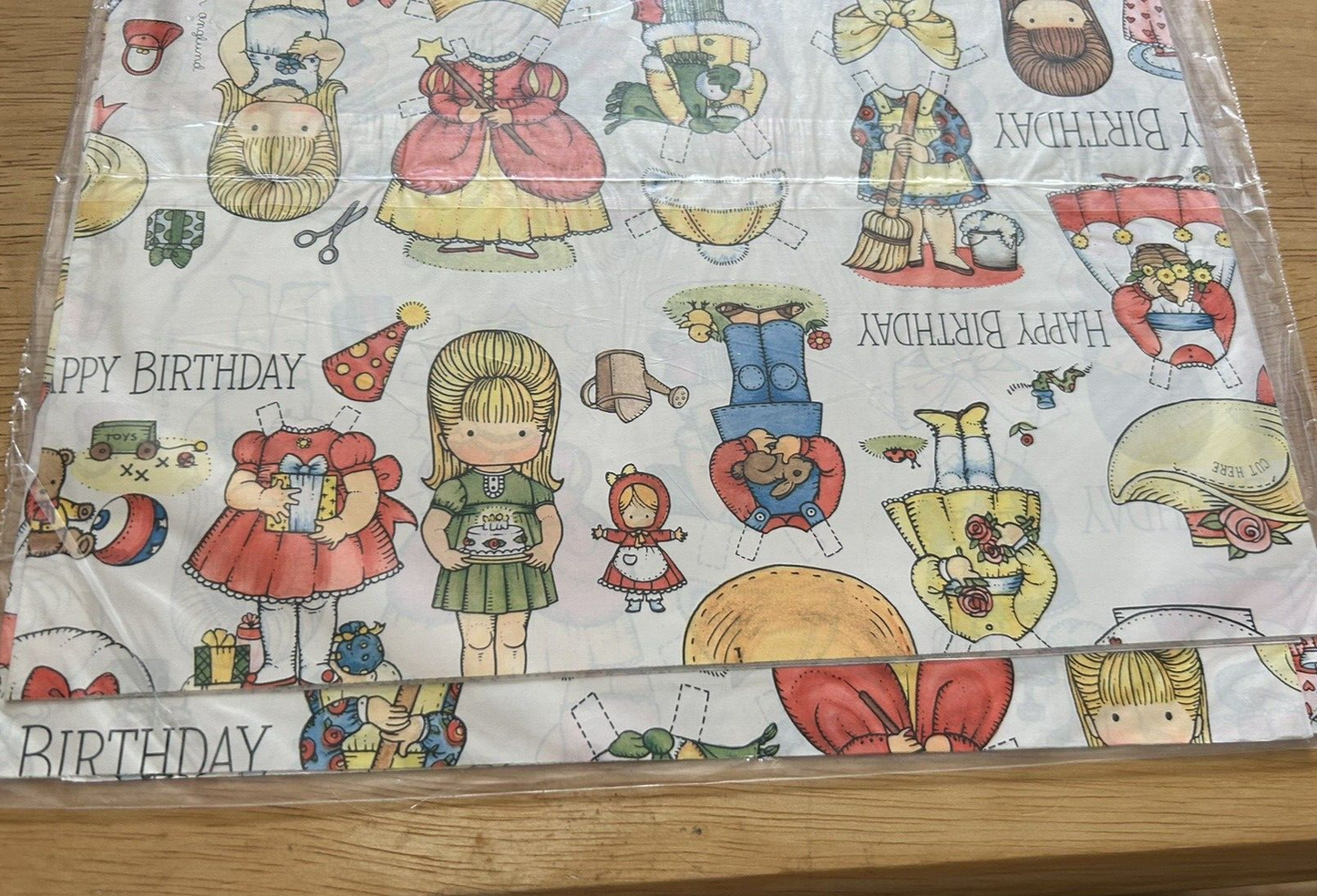 HALLMARK BIRTHDAY GIFT WRAP--PAPER DOLLS NEW