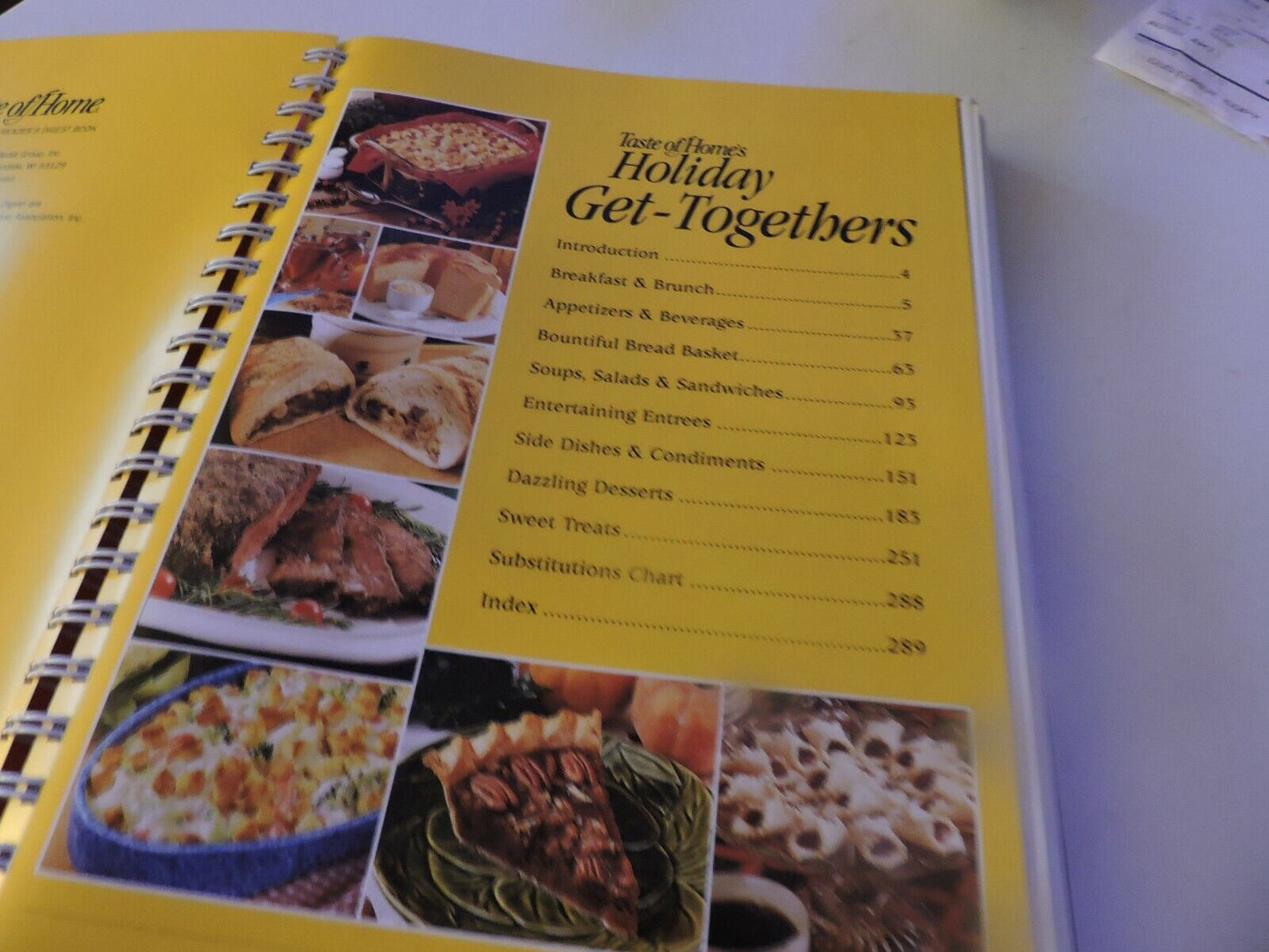 TASTE OF HOME'S HOLIDAY GET-TOGETHERS 2006  540 FESTIVE RECIPES