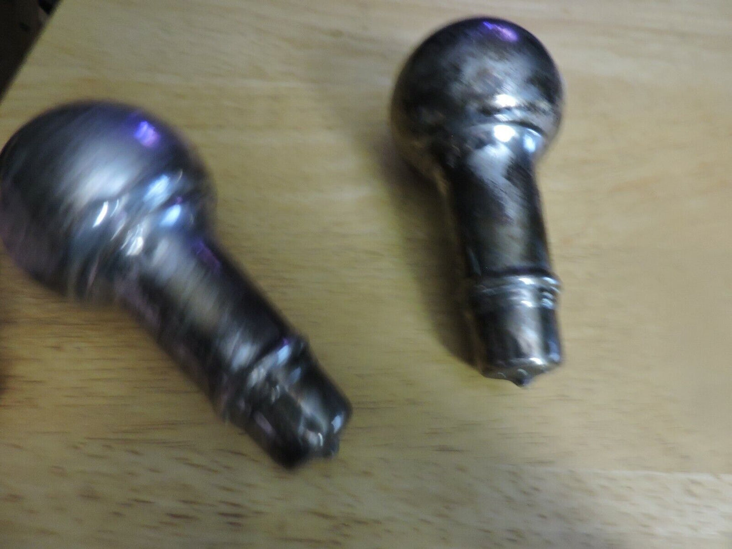 SALT AND PEPPER SHAKERS SILVER, 4.5 X 2.5 INCHES