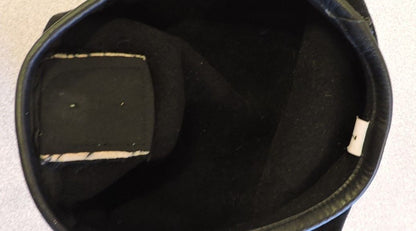 Army 8th CALVARY REGIMENT HONOR AND COURAGE PIN AND BLACK BERET SIZE 7
