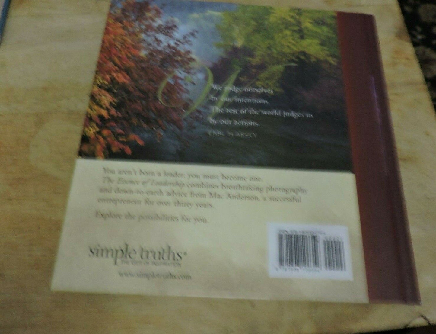 THE ESSENCE OF LEADERSHIP BY: MAC ANDERSON 2005 WITH CD--SIGNED