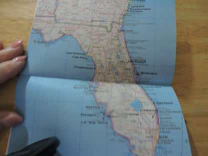 RAND McNALLY NAURE GUIDE FROM GRAPE NUTS EATERN EDITION 1985