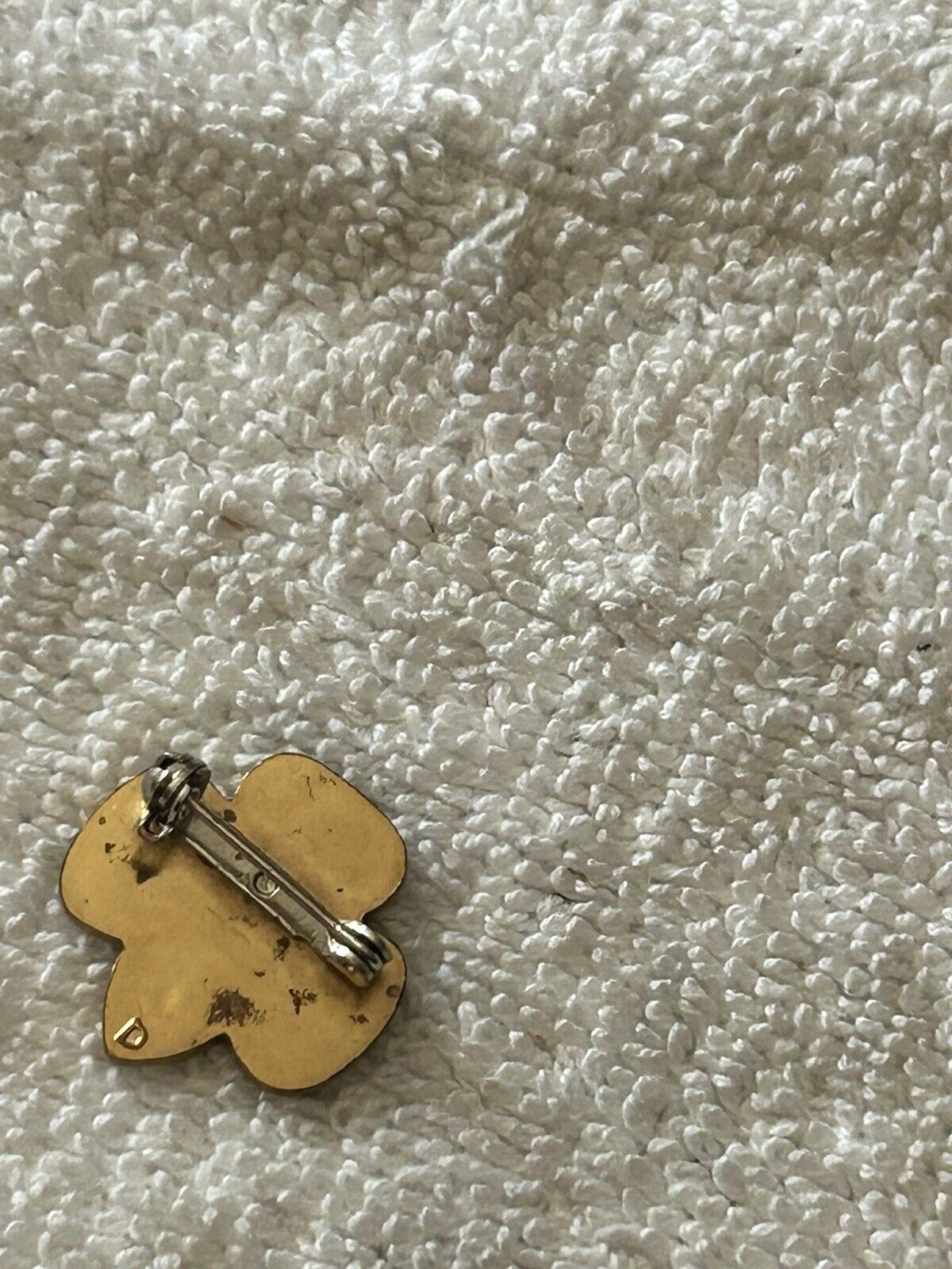 GIRL SCOUTS OF AMERICA:  VINTAGE GS UNIFORM PIN