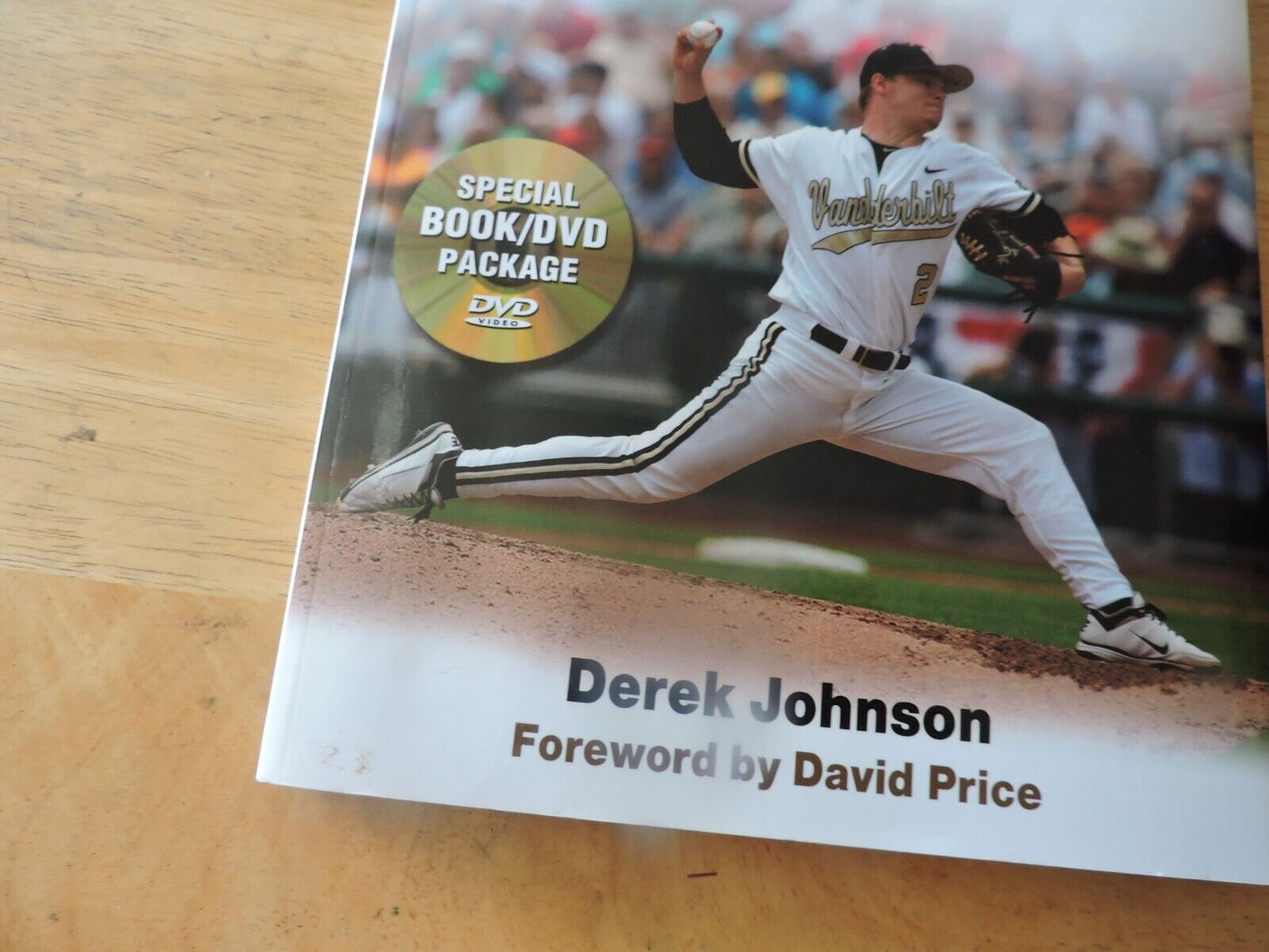 THE COMPLETTE GUIDE TO PITCHING WITH DVD BY DEREK JOHNSON, 2013