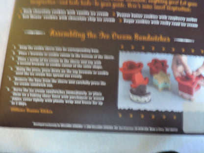 WILD WEST ICE CREAM SANDWICH MOLDS  SET OF 3 (NIB)