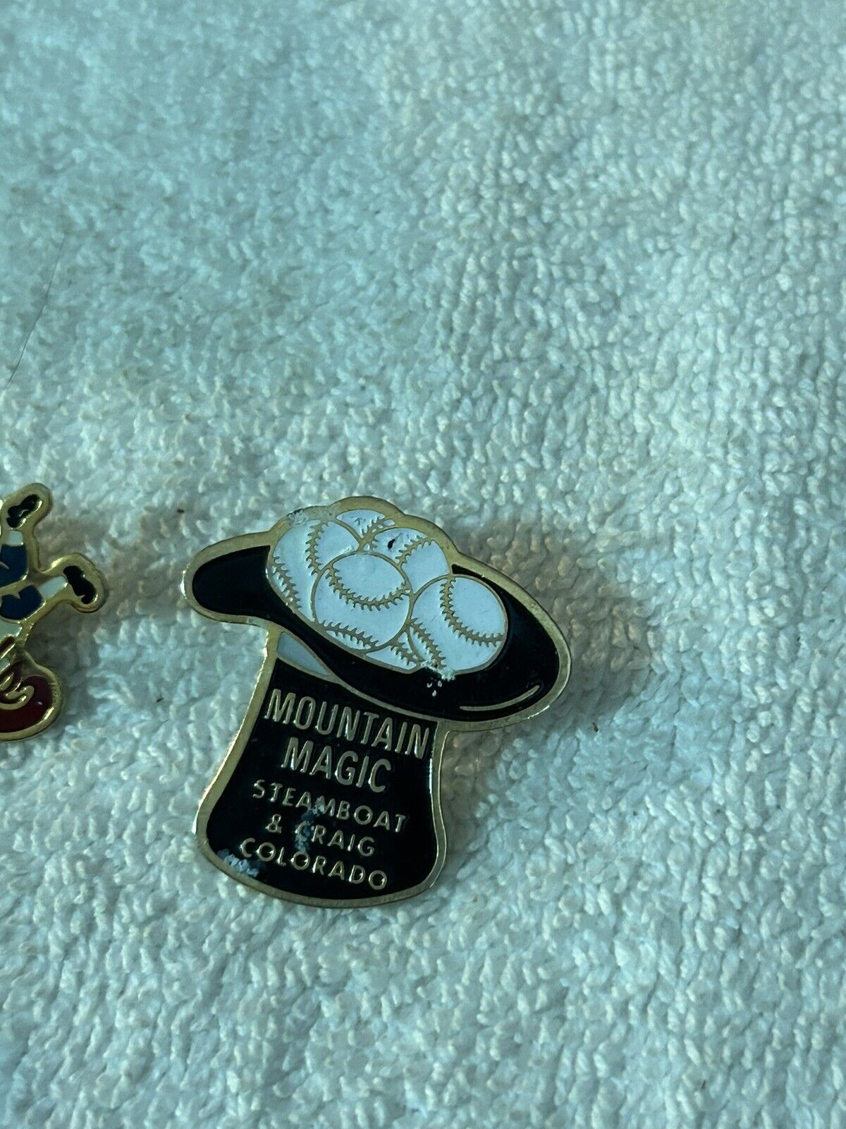 COLORADO SOFTBALL PINS-- 4--WIZ KIDS/MOUNTAIN MAGIC/EXPOS/CLASSIC FASTPITCH