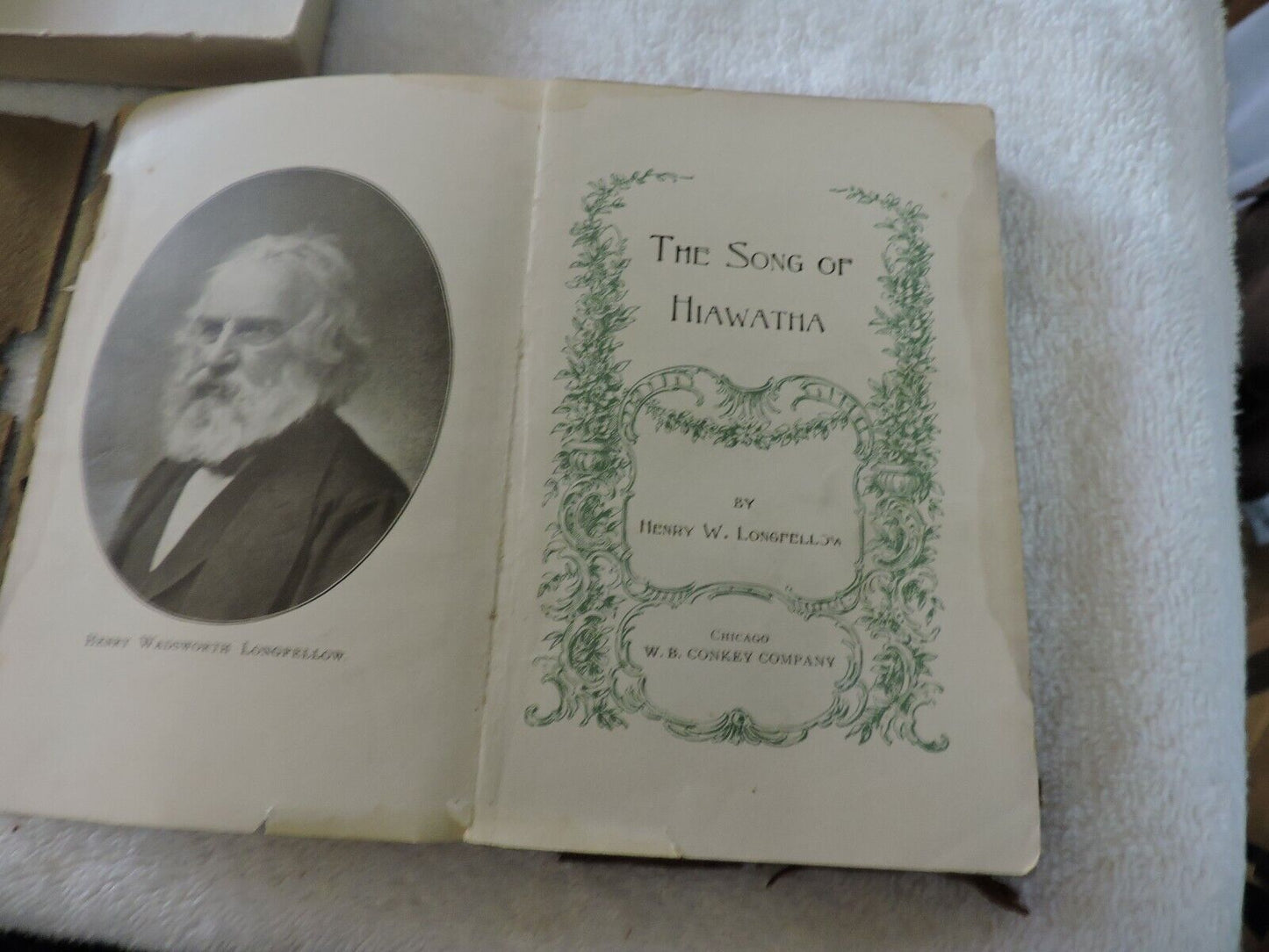 VINTAGE 1900'S "THE SONG OF HIAWATHA" BY HENRY WADSWORTH LONGFELLOW