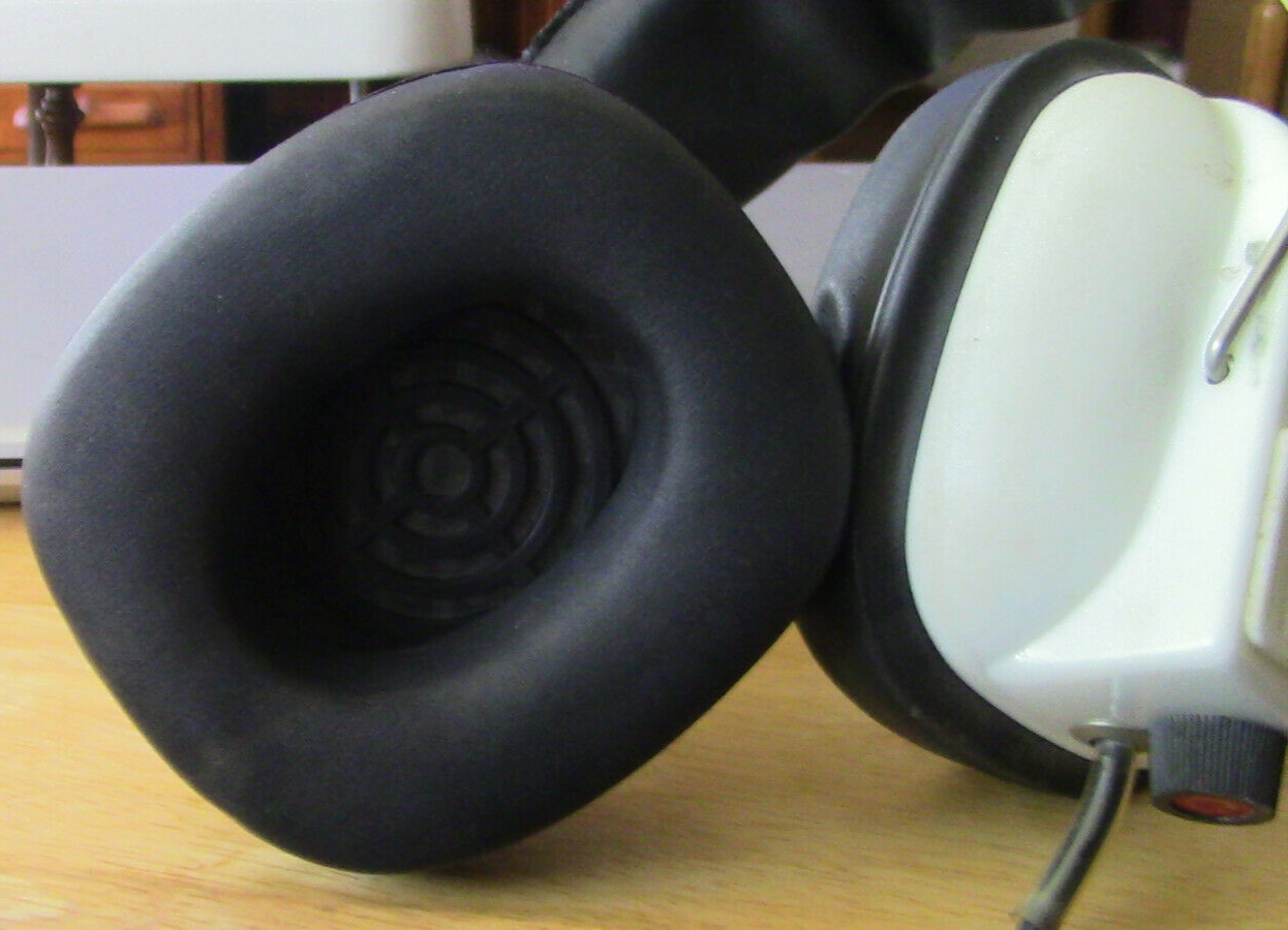 Midland International Stereo Headphones