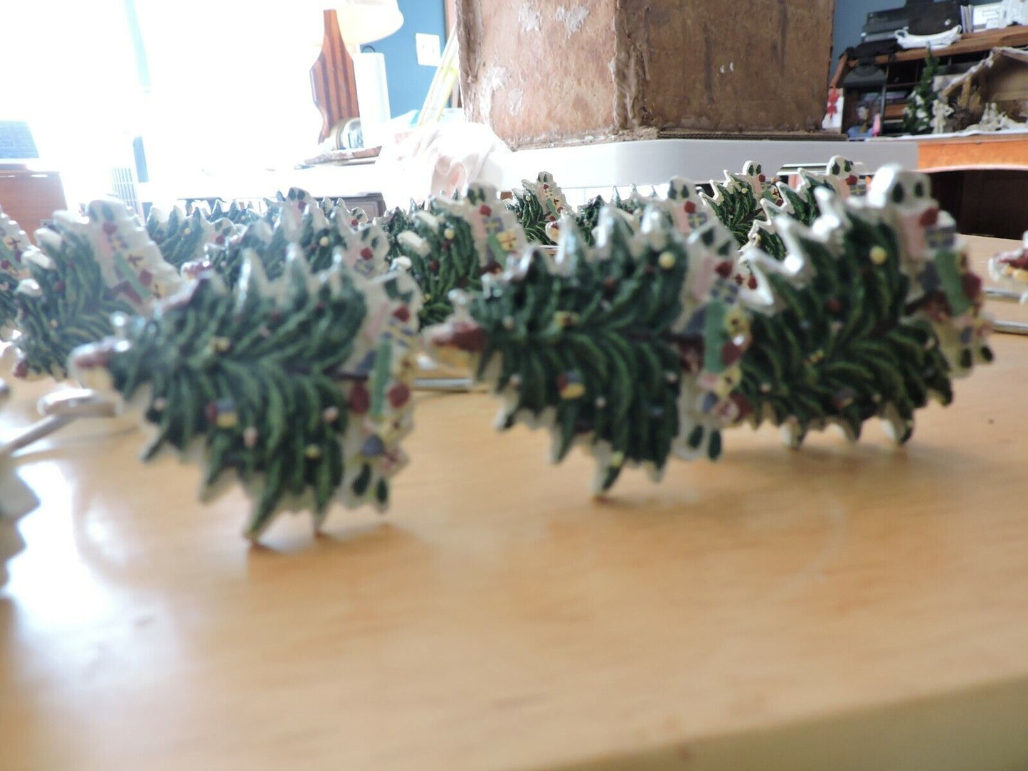 CHRISTMAS TREE SHOWER CURTAIN HOLDERS (23 CERAMIC)