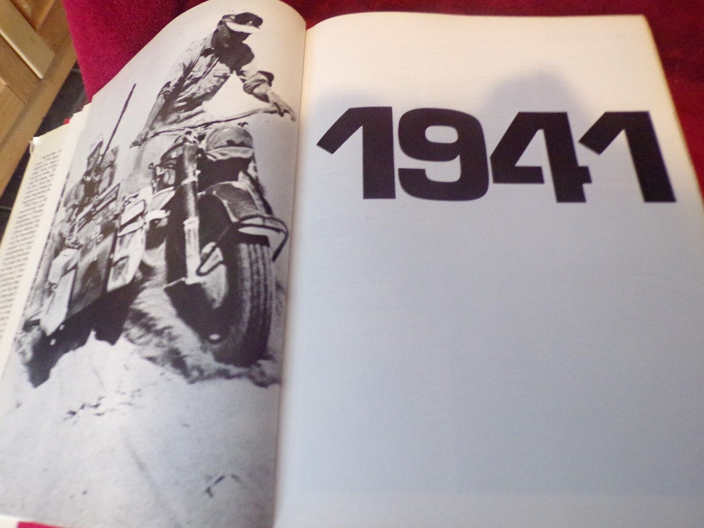 2194 Days of War Illustrated Chronology of WWII 752 Pages HC DJ
