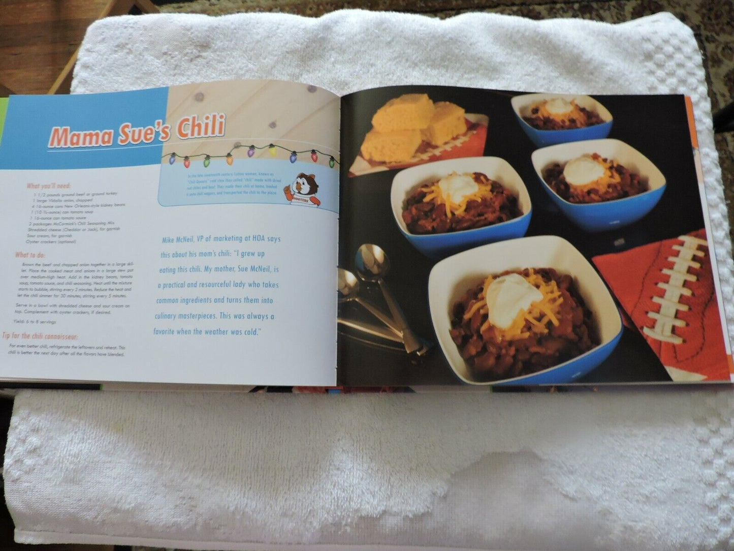 The Hooters Cookbook : Food, Fun, and Friends Never Go Out of Style (2007, Hardc