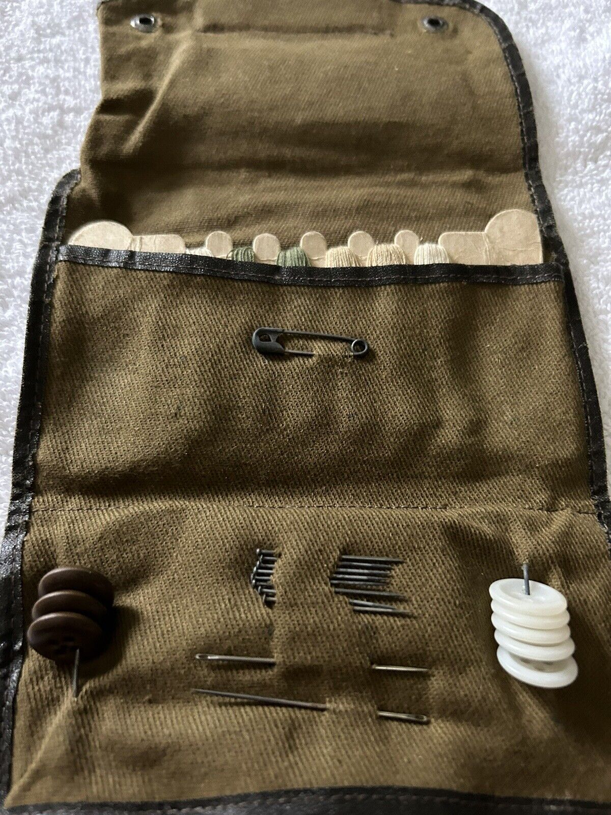 VINTAGE BOY SCOUT SEWING KIT