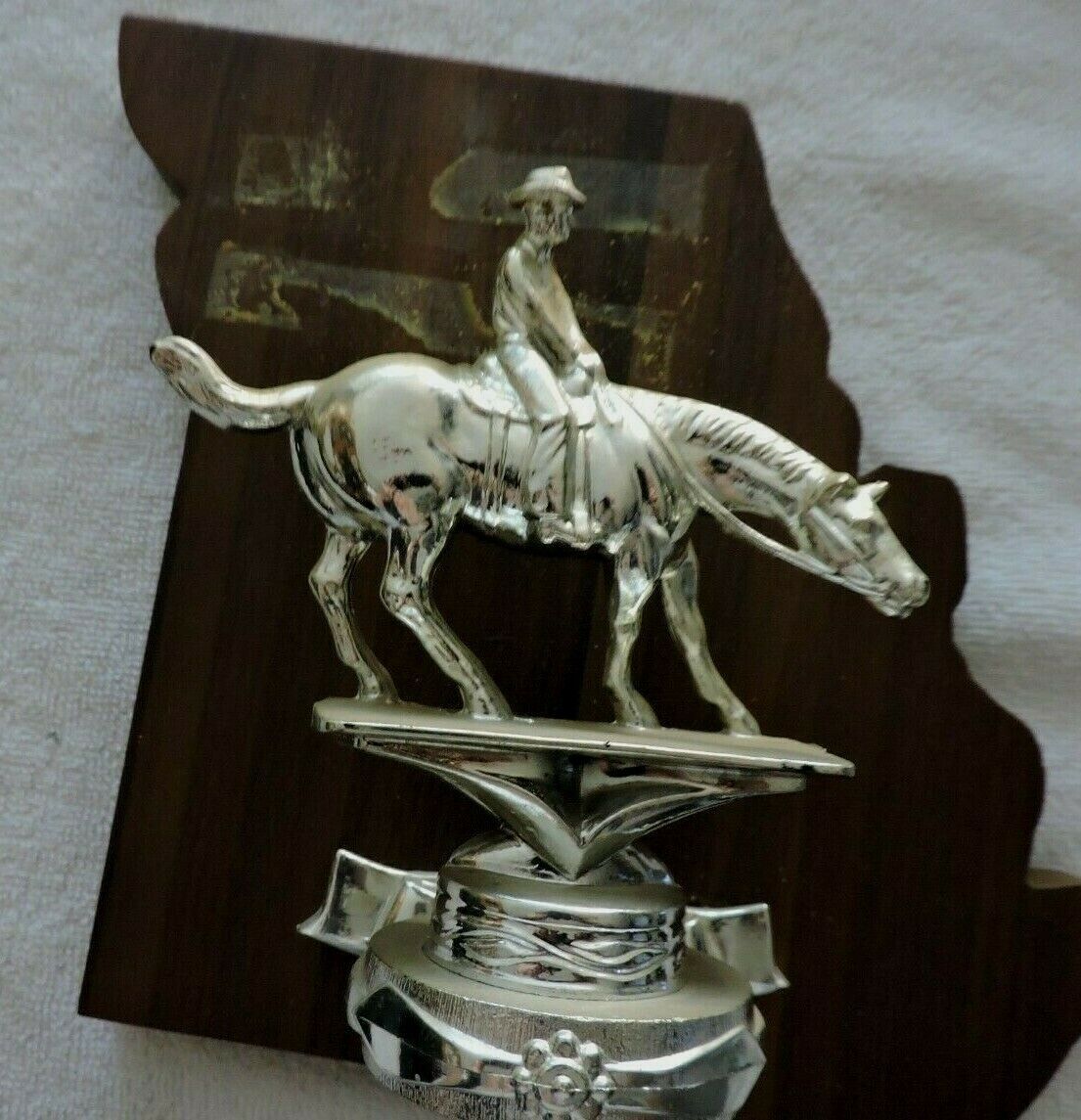 MISSOURI HORSEMANSHIP TROPHY--READY FOR A NEW NAME PLATE 7.5X7 INCHES