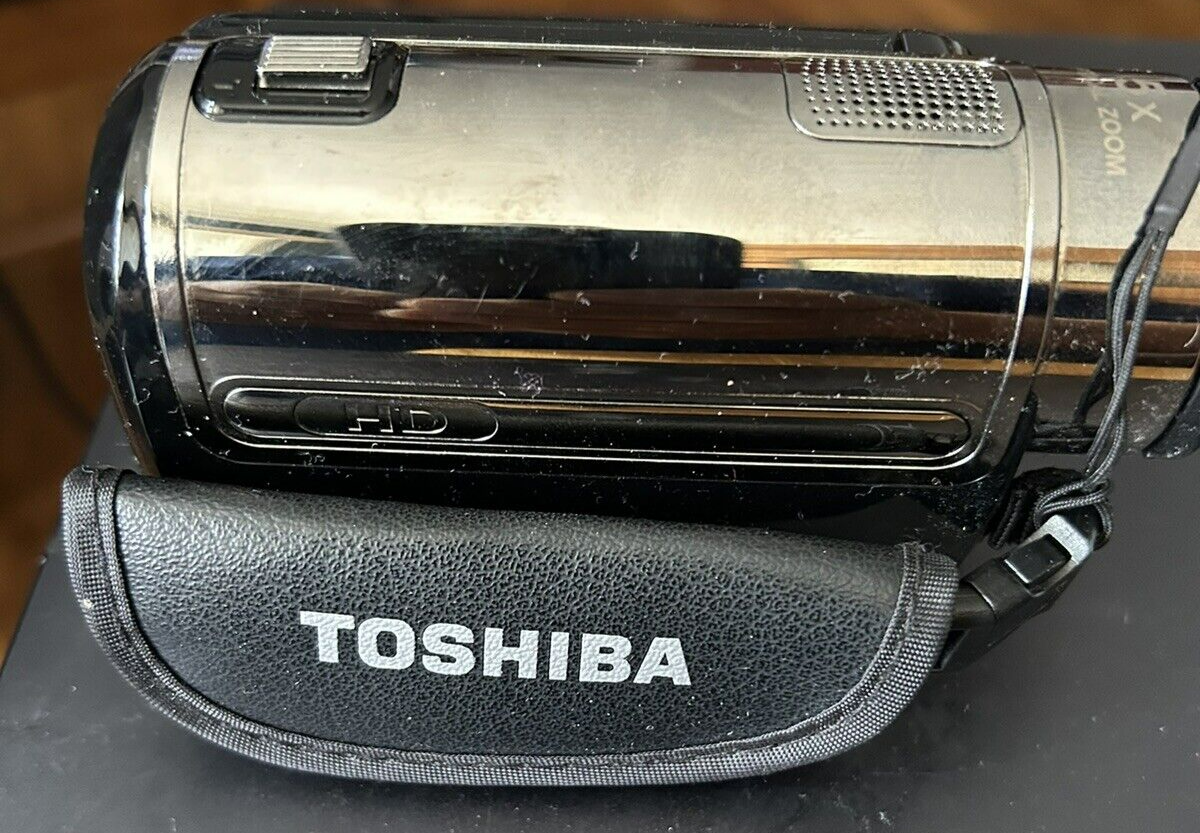 Digital Video Camera, Full-HD 1920 X 1080 (16X Digital Zoom)