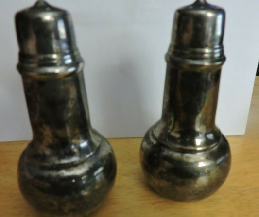 SALT AND PEPPER SHAKERS SILVER, 4.5 X 2.5 INCHES