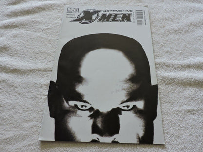 Astonishing X-Men Issue 10 Marvel Comics UNGRADED 2005