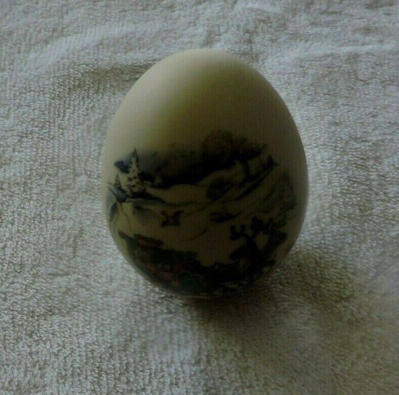 WOMACK DECORATIVE EGG---SLEIGH SCENE   USA