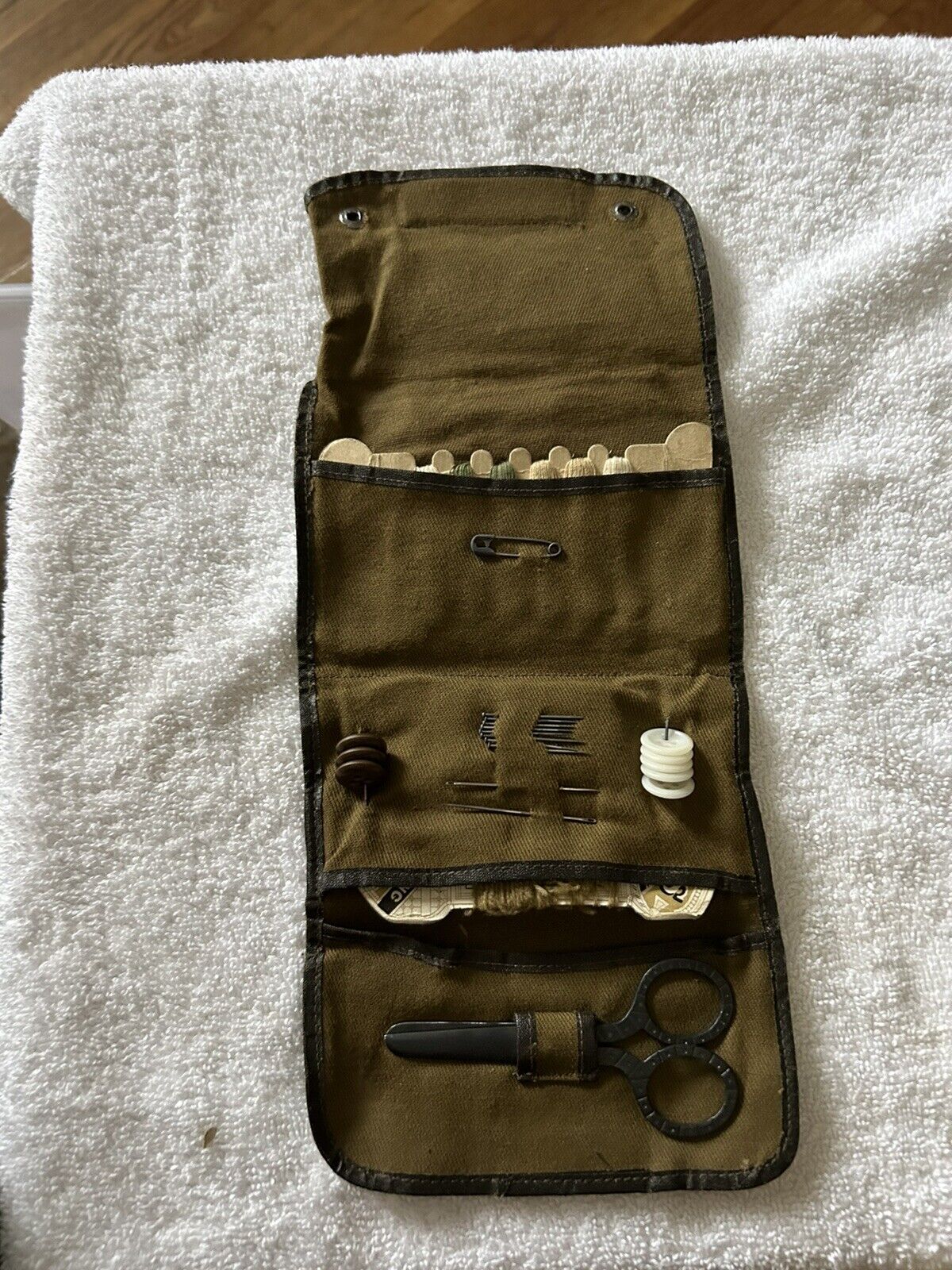 VINTAGE BOY SCOUT SEWING KIT