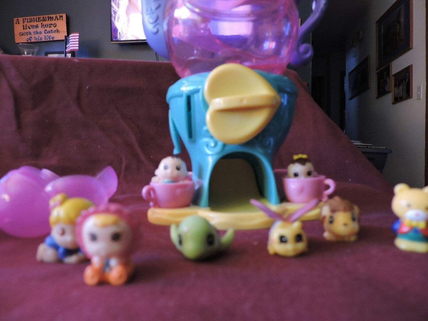 SQUINKIES TEA POT WITH 8 CHARACTERS