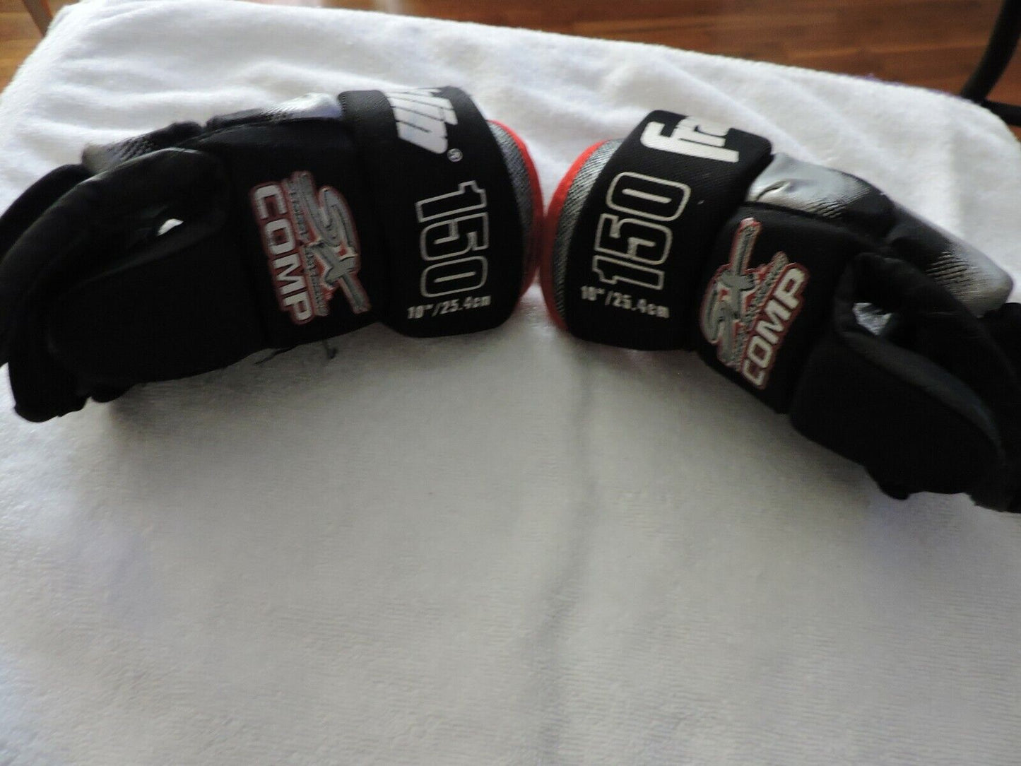 FRANKLIN STREET EXTREME COMP GLOVES  (BLACK AND SILVER AND RED)