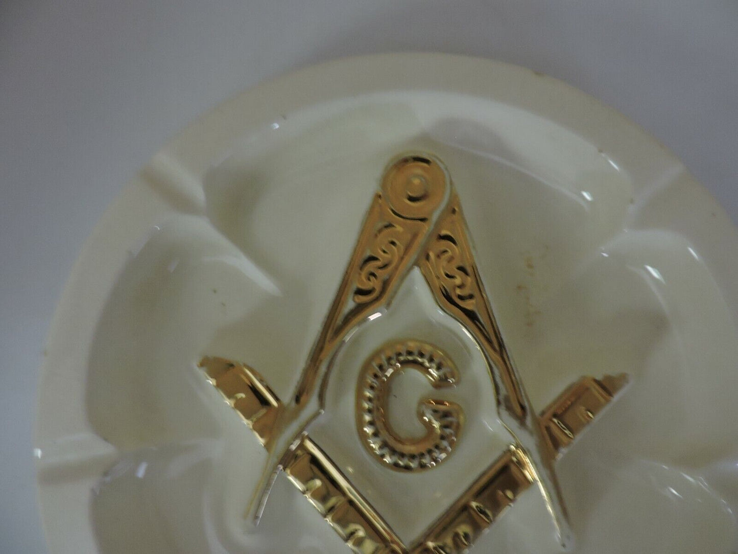 MASONIC DECORATIVE HANGING PLATE 8.5 INCHES ROUND
